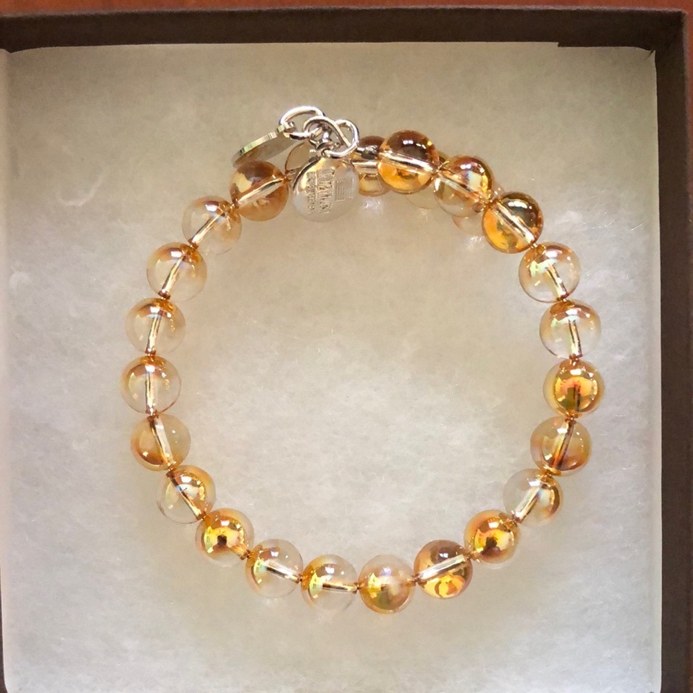 Beautiful NWOT Wind & Fire Bracelet
